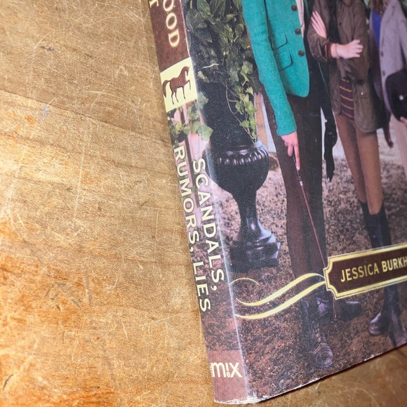 Canterwood Crest Book by Jessica Burkhart - scandals, rumors, lies - Picture 14 of 14